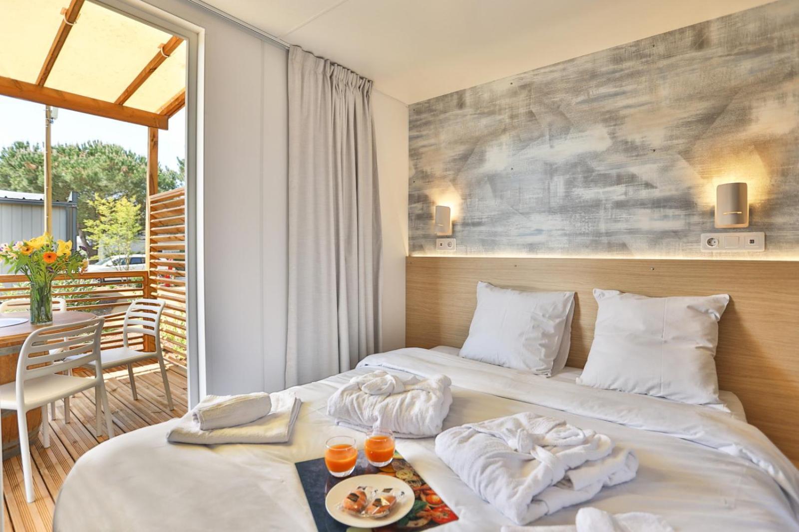 Camping Les Peupliers La Flotte Room photo