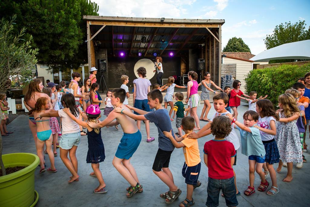 Camping Les Peupliers La Flotte Exterior photo